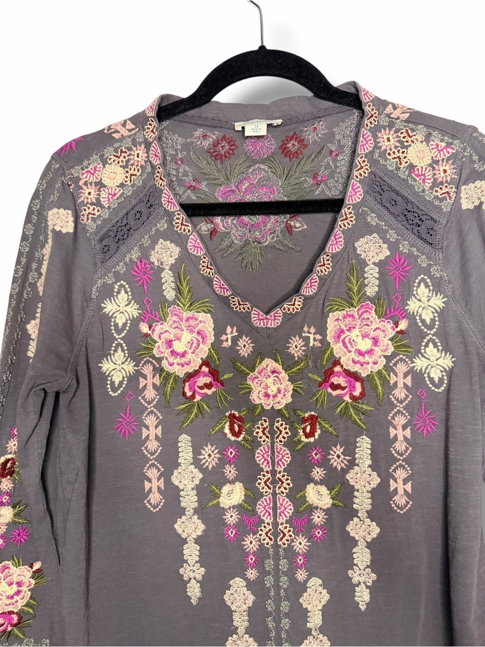 Sundance Blackpearl Gray Glacier Garden V-Neck Floral Embroidered Top Medium - Picture 3 of 9